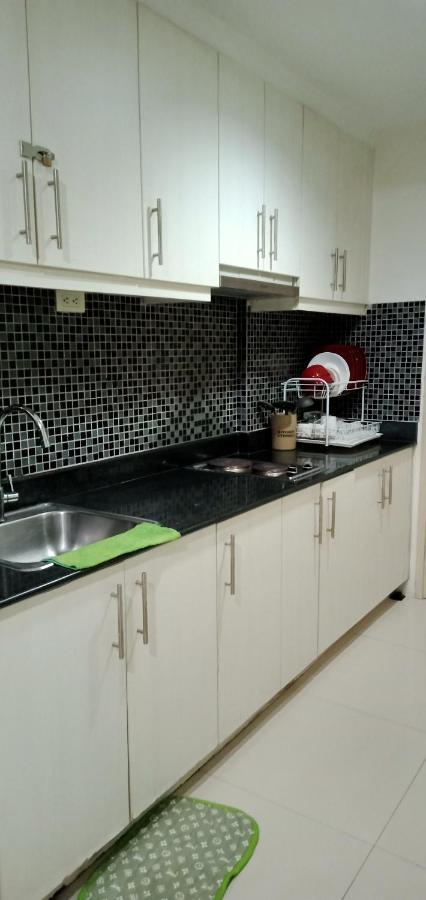 Chin'S Place Sea Residences Moa Manila Bagian luar foto