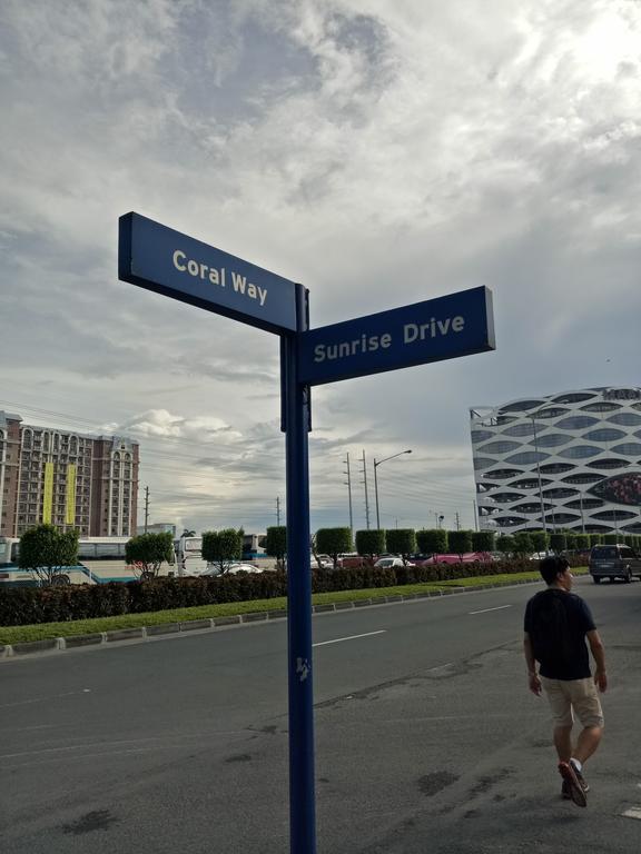 Chin'S Place Sea Residences Moa Manila Bagian luar foto